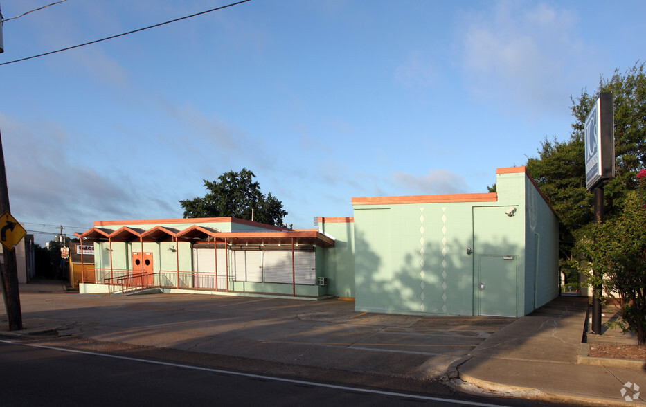 2725 N State St, Jackson, MS for lease - Primary Photo - Image 1 of 3