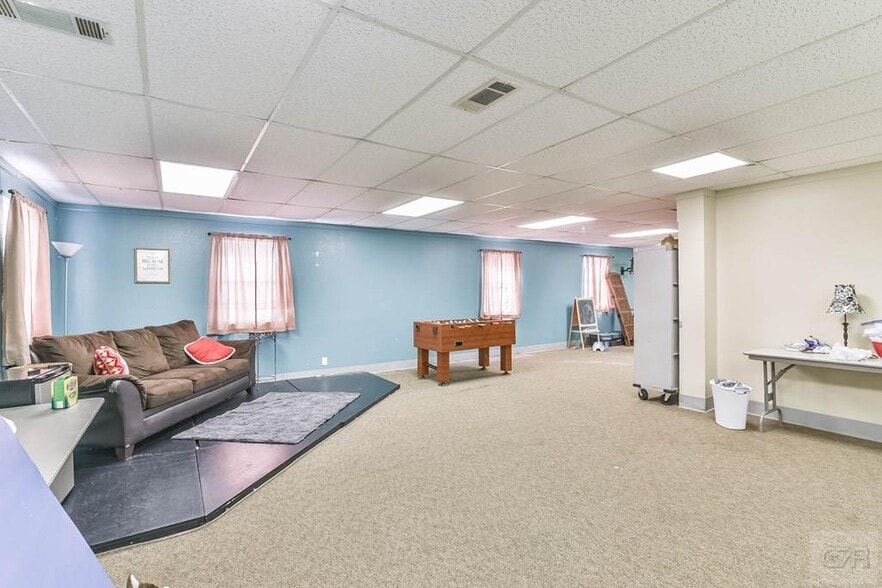 426 Winnie, Galveston, TX for lease - Interior Photo - Image 2 of 34