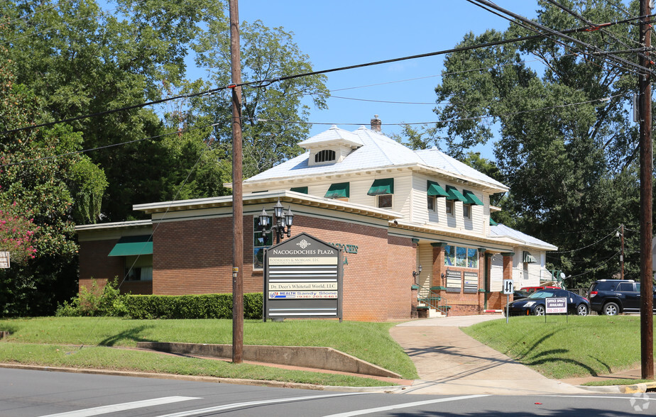 507 E Hospital St, Nacogdoches, TX for lease - Primary Photo - Image 1 of 13