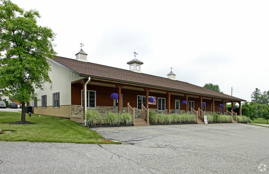 Flex in Chagrin Falls, OH for sale - Primary Photo - Image 1 of 1