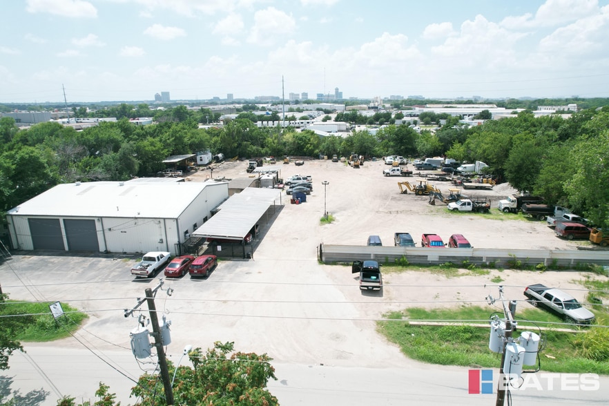 10709 Goodnight Ln, Dallas, TX for lease - Building Photo - Image 2 of 8