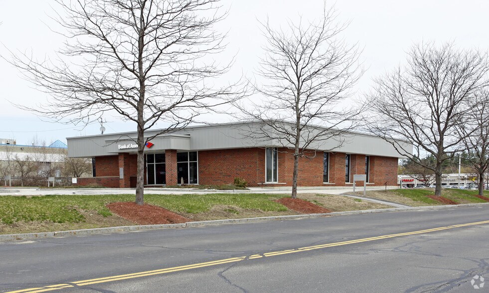 57 Crystal Ave, Derry, NH for lease - Building Photo - Image 2 of 2