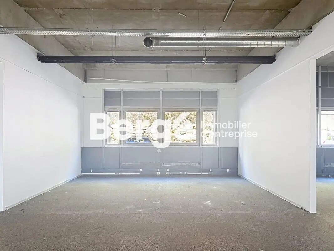 Industrial in Valbonne for lease Building Photo- Image 1 of 25