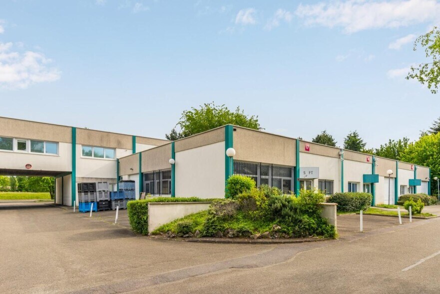 1 Rue Eugène Hénaff, Trappes for lease - Building Photo - Image 1 of 4