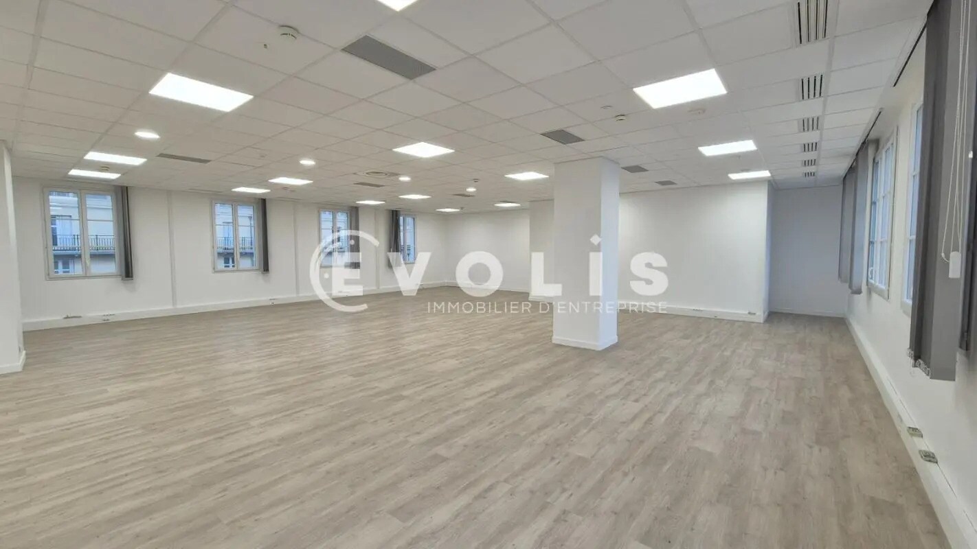 Office in Chessy for lease Interior Photo- Image 1 of 16