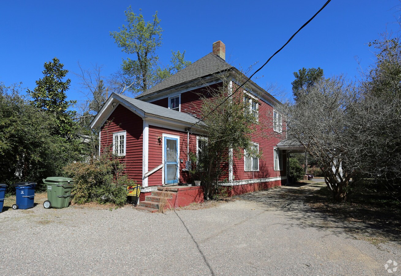 711 Richland Ave W, Aiken, SC 29801