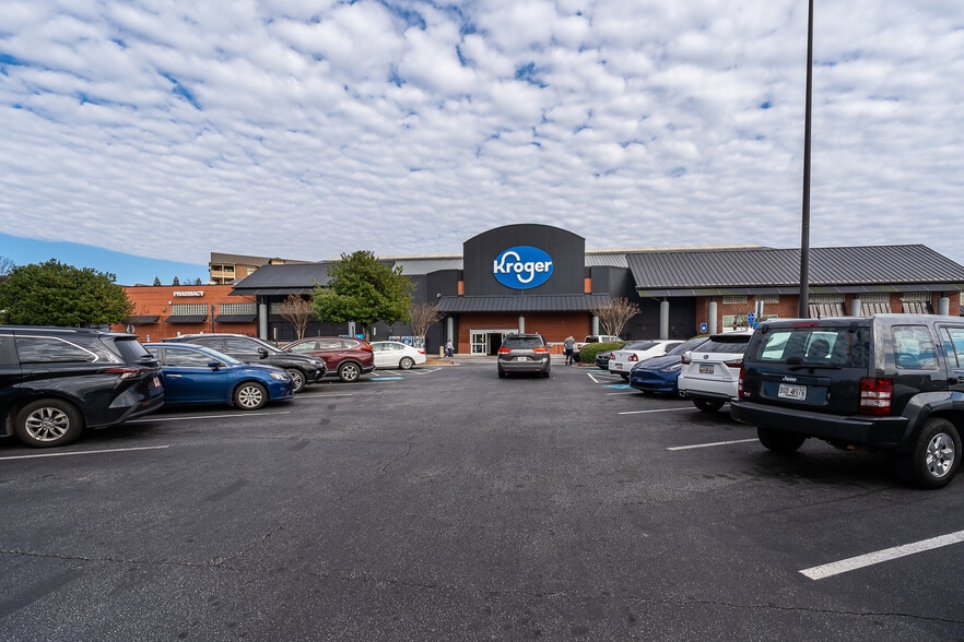 227 NE Sandy Springs Cir, Atlanta, GA for lease - Building Photo - Image 1 of 7