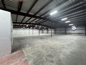 2947 Hanson St, Fort Myers, FL for lease Interior Photo- Image 2 of 7