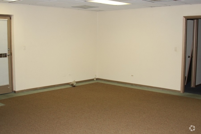 125 E Lake St, Bloomingdale, IL for lease - Interior Photo - Image 3 of 6