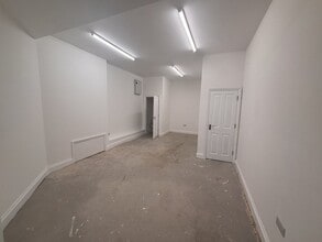 11-17A Imperial Arc, Brighton for lease Interior Photo- Image 2 of 5