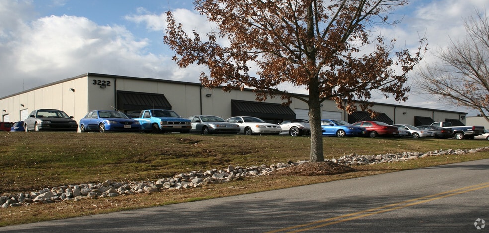 3222 Wellington Ct, Raleigh, NC for lease - Building Photo - Image 2 of 10