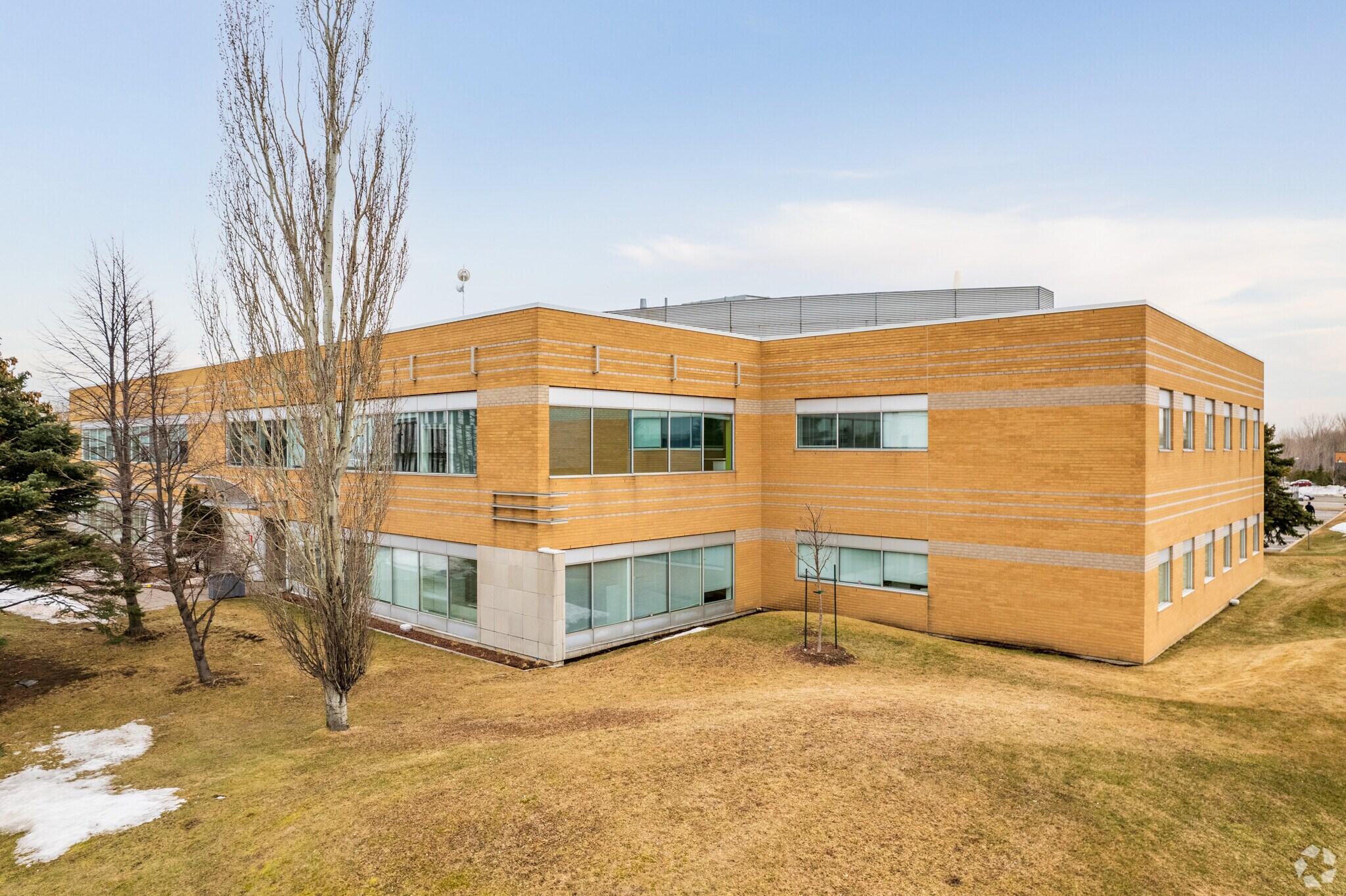 7210-7220 Rue Frederick-Banting, Saint-Laurent, QC for lease Building Photo- Image 1 of 17