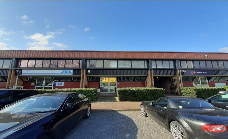 20 Hornsby Sq, Basildon for sale - Building Photo - Image 3 of 4