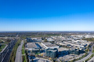 2020 Winston Park Dr, Oakville, ON - AERIAL  map view