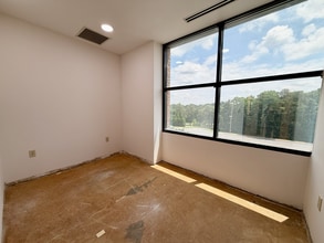 2265 Roswell Rd, Marietta, GA for lease Interior Photo- Image 2 of 6