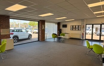 Kennedy Way, Tiverton for lease Interior Photo- Image 1 of 2