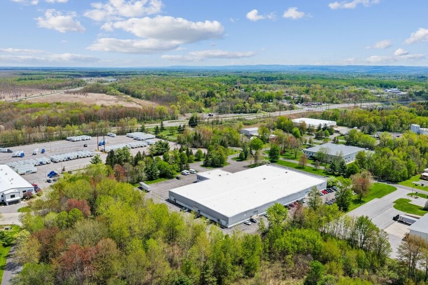 6313 Running Ridge Rd, North Syracuse, NY for lease - Building Photo - Image 2 of 5