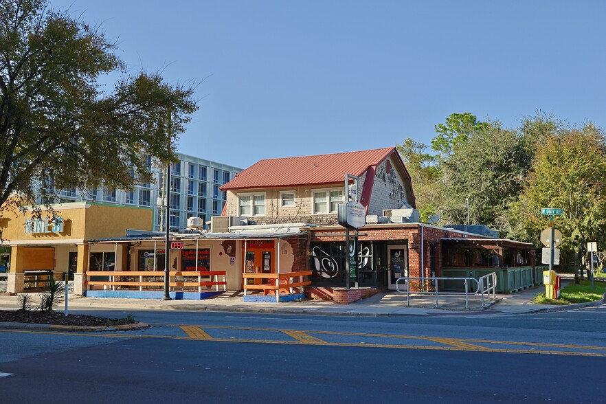 1222 W University Ave, Gainesville, FL for lease - Building Photo - Image 1 of 56