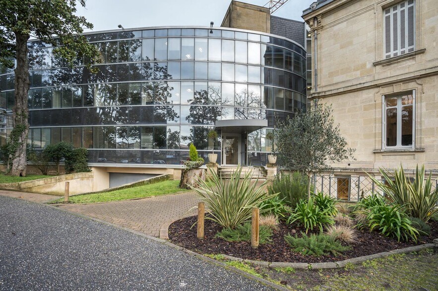 81 Boulevard Pierre 1er, Le Bouscat for lease - Building Photo - Image 3 of 16