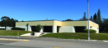 3300 Tamiami Trl, Sarasota, FL for lease Building Photo- Image 1 of 2