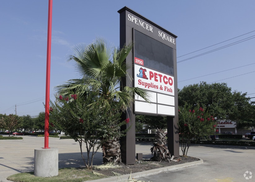 3680 Spencer Hwy, Pasadena, TX for sale - Building Photo - Image 3 of 3