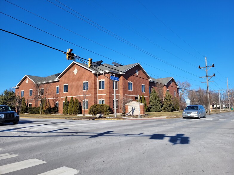 8840 Calumet Ave, Munster, IN for lease - Building Photo - Image 1 of 19