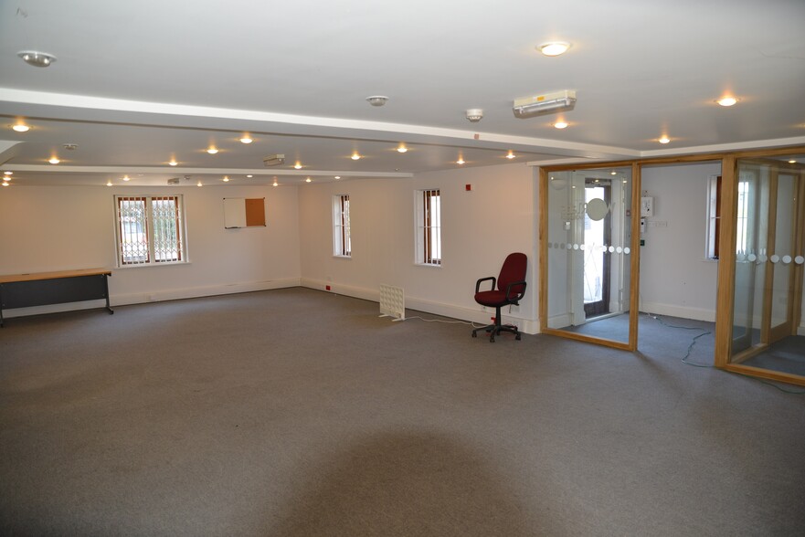 Appletree Rd, Banbury for lease - Building Photo - Image 2 of 5