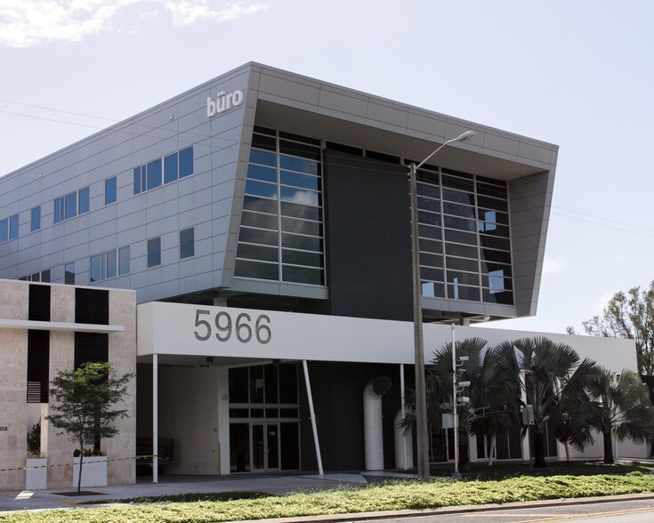 5966 S Dixie Hwy, South Miami, FL for lease - Building Photo - Image 1 of 8