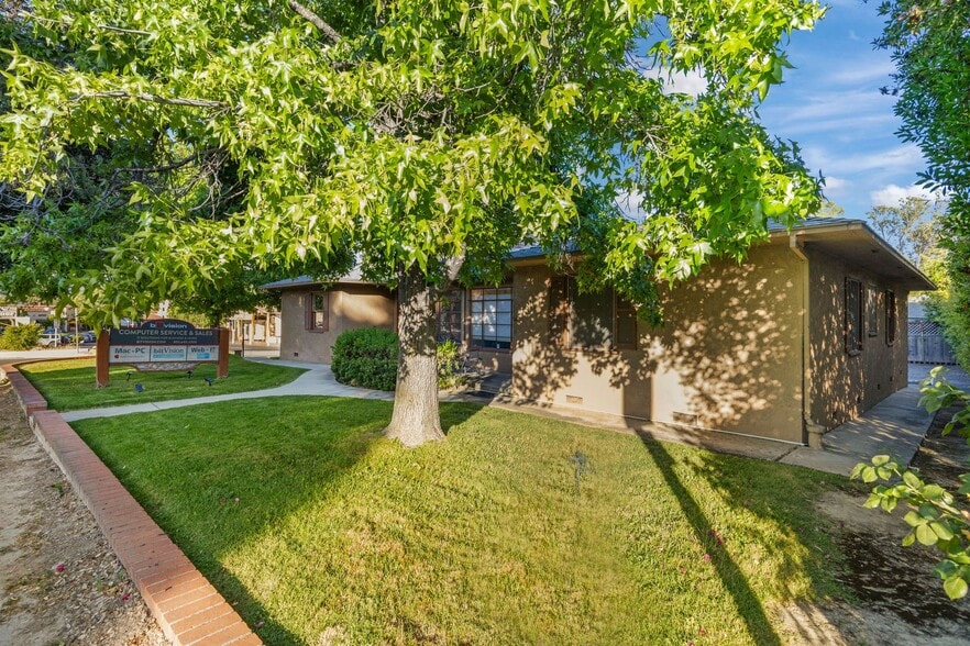 305 W Ojai Ave, Ojai, CA for sale - Building Photo - Image 1 of 15