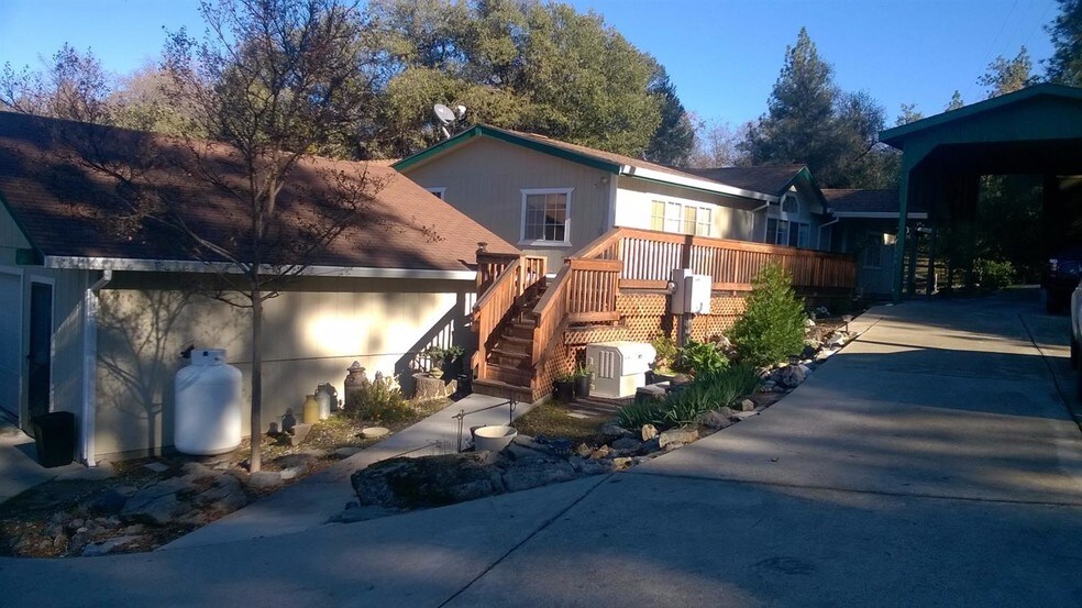 3241 Omo Ranch Rd, Somerset, CA 95684