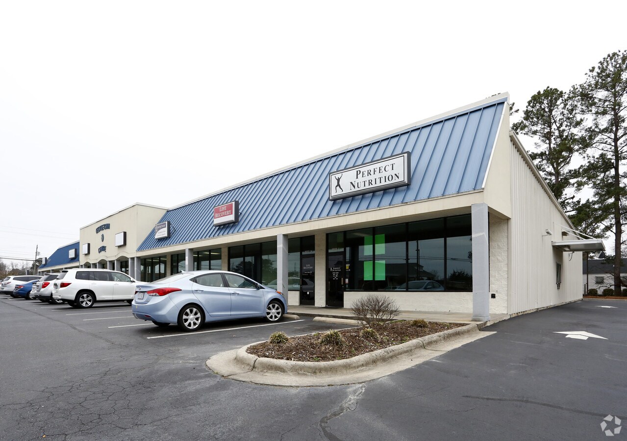 1503 Wayne Memorial Dr, Goldsboro, NC 27534