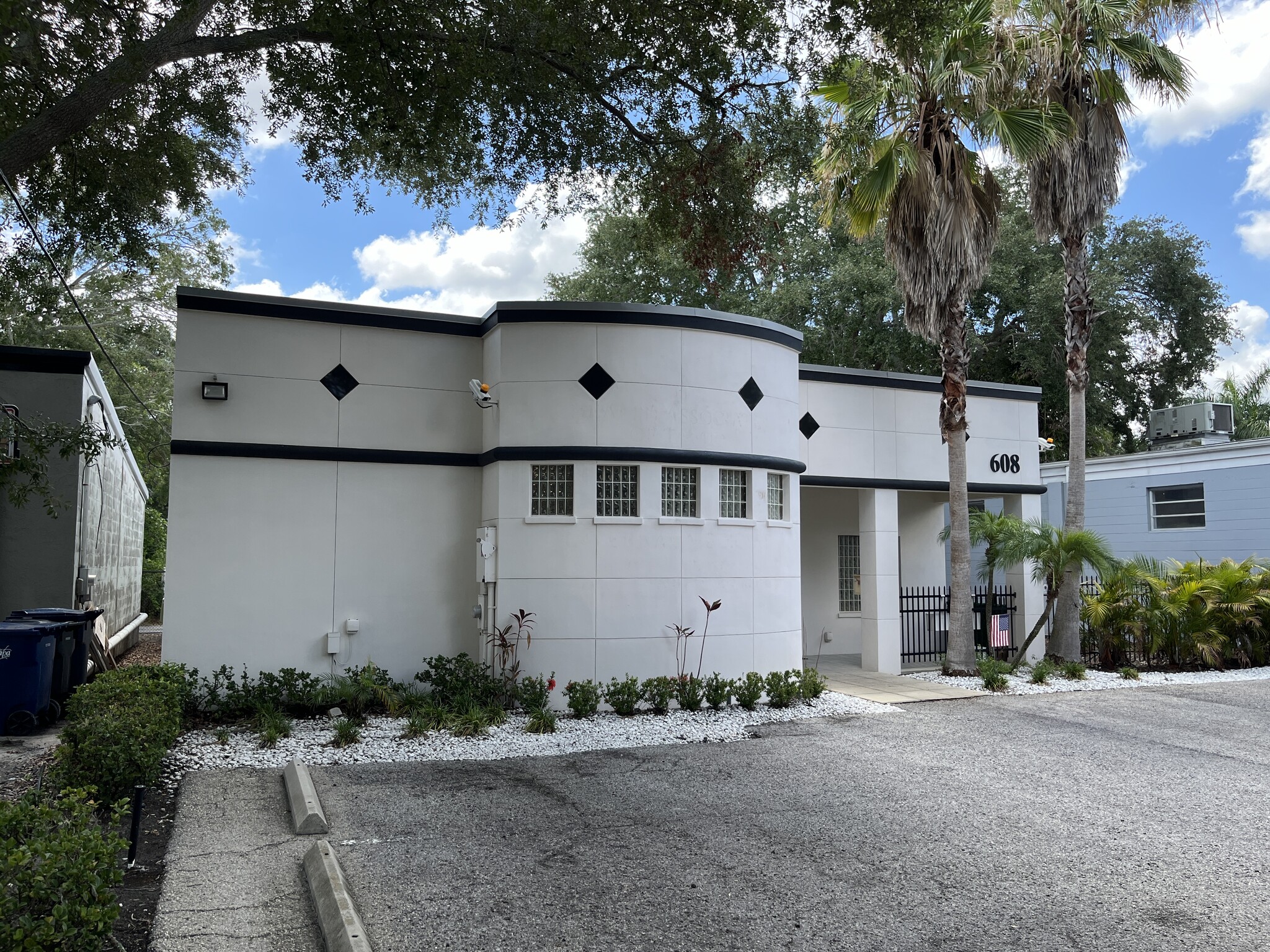 608 S Tampania Ave, Tampa, FL for lease Building Photo- Image 1 of 10