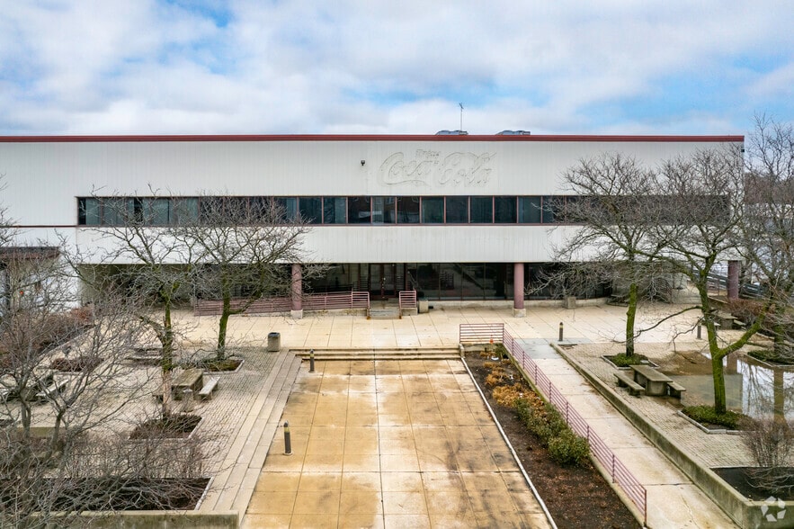 1401 N Cicero Ave, Chicago, IL for lease - Building Photo - Image 2 of 5