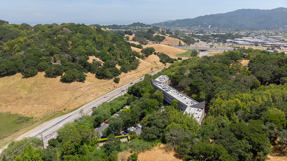 101 Lucas Valley Rd, San Rafael, CA for lease - Building Photo - Image 3 of 12