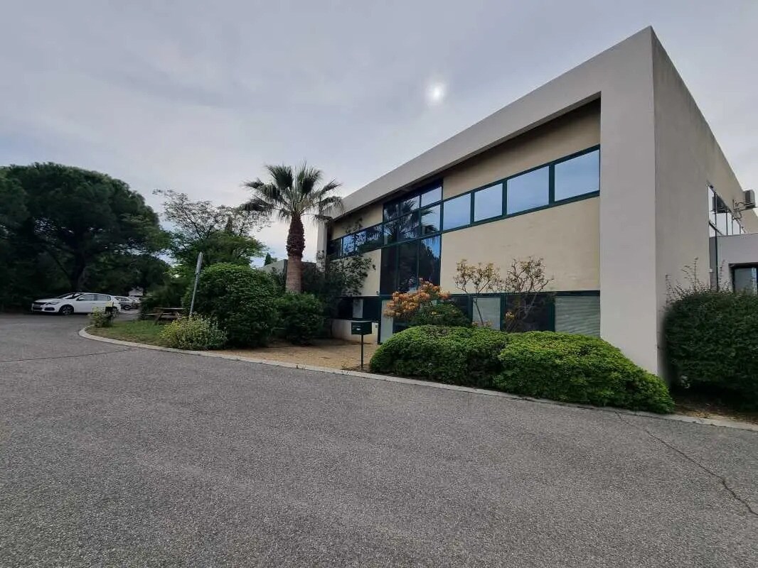 Office in Les Pennes-Mirabeau for sale Building Photo- Image 1 of 11