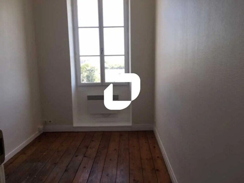 Office in Bordeaux for sale - Interior Photo - Image 3 of 9