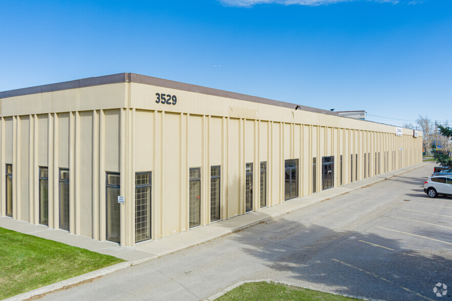 3529 12th St NE, Calgary, AB for lease - Building Photo - Image 1 of 6