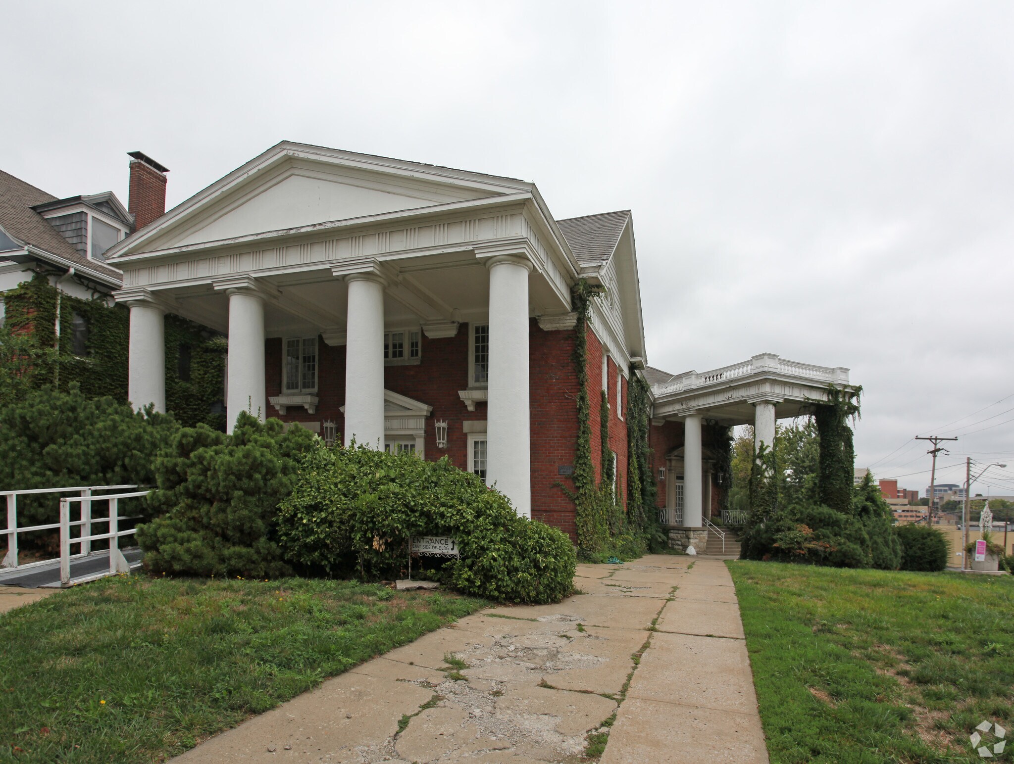 204 W Linwood Blvd, Kansas City, MO 64111 Office for Lease