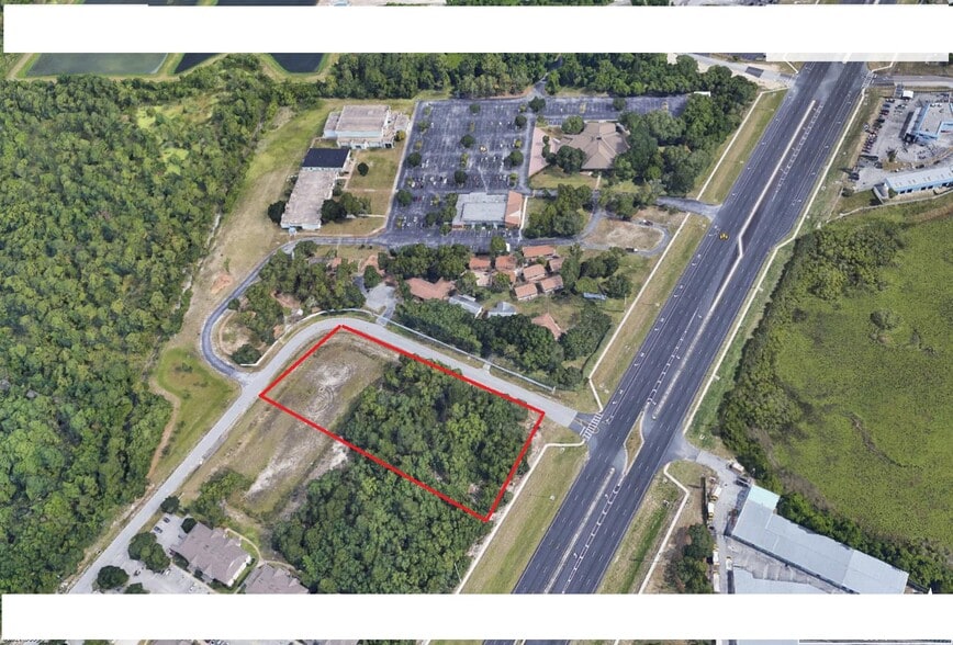 1118 Suzanne Dr, Spring Hill, FL for sale - Building Photo - Image 1 of 1