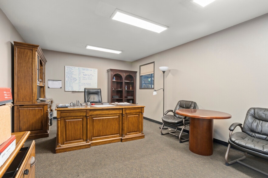 4608 Fairlane Ave, Fort Worth, TX for lease - Building Photo - Image 3 of 12