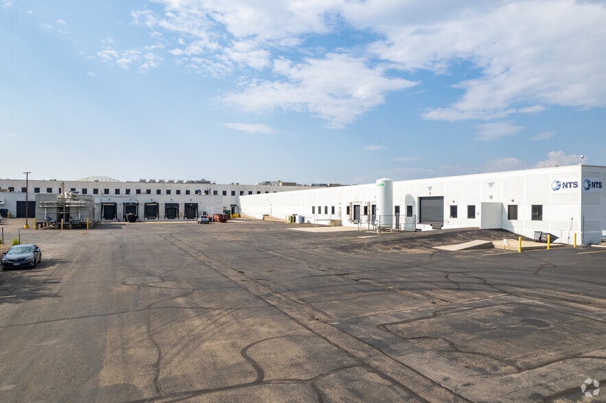 1601 Dry Creek Dr, Longmont, CO for lease - Building Photo - Image 3 of 9