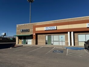 1060 Doniphan Park Cir, El Paso, TX for lease Building Photo- Image 1 of 1