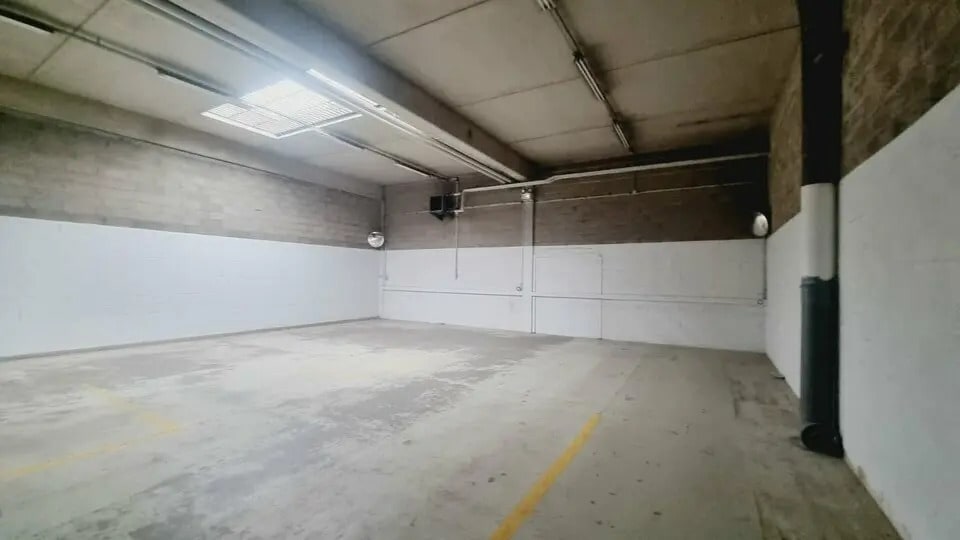 Flex in Ivry-sur-Seine for lease - Interior Photo - Image 2 of 4