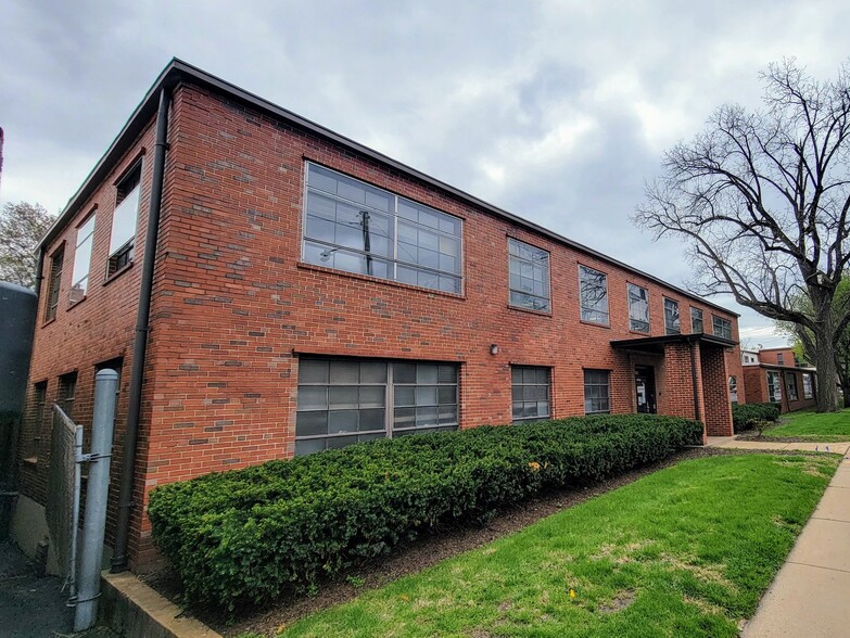 3622 Greenwood Blvd, Maplewood, MO for lease - Primary Photo - Image 1 of 5