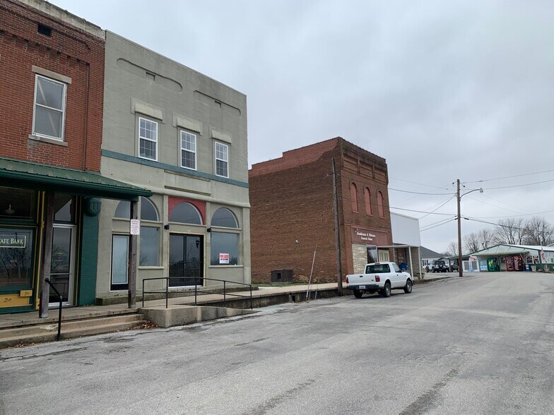 65 N Elm St, Alto Pass, IL 62905