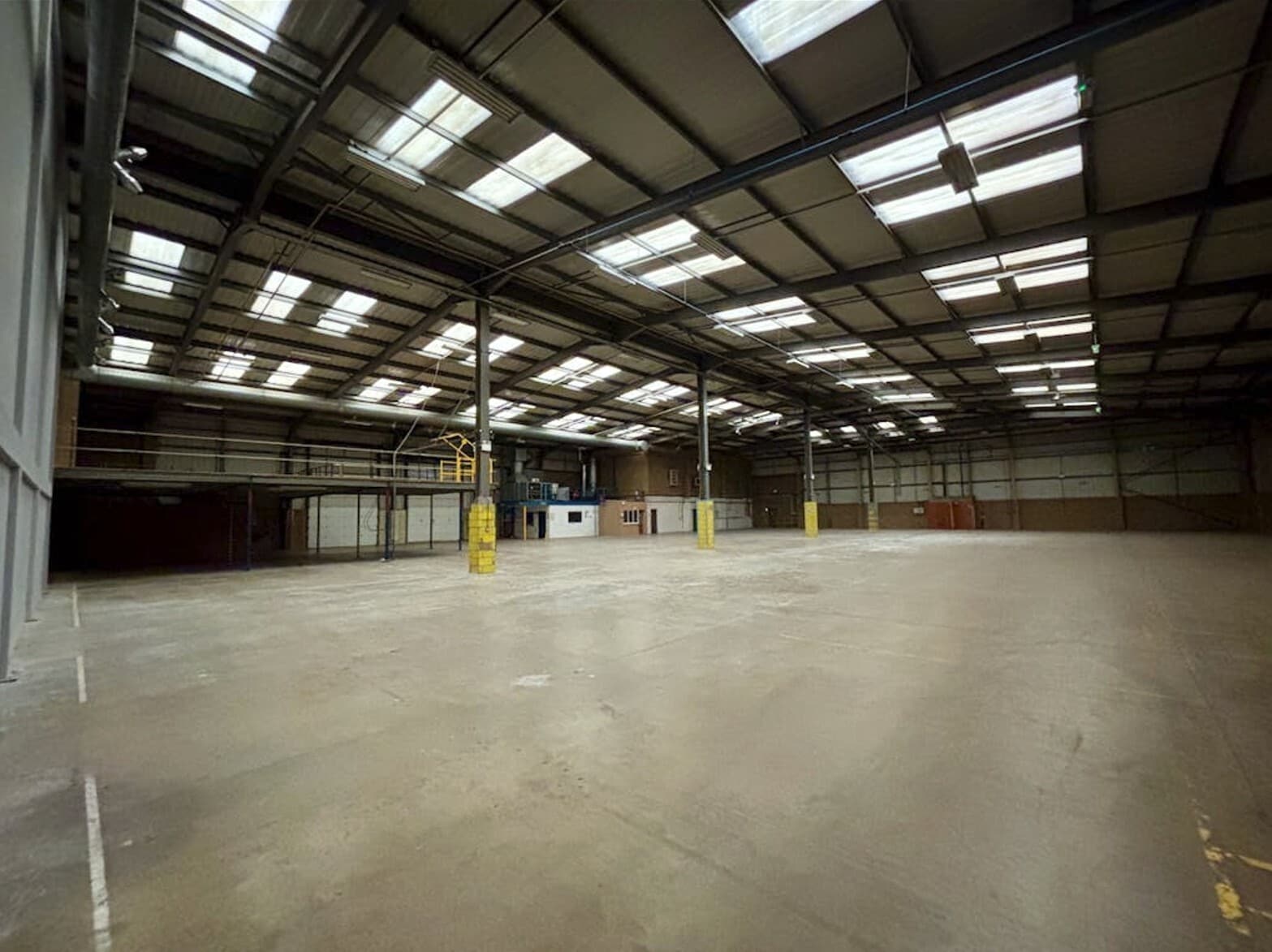 Shipton Way, Rushden for lease Interior Photo- Image 1 of 1