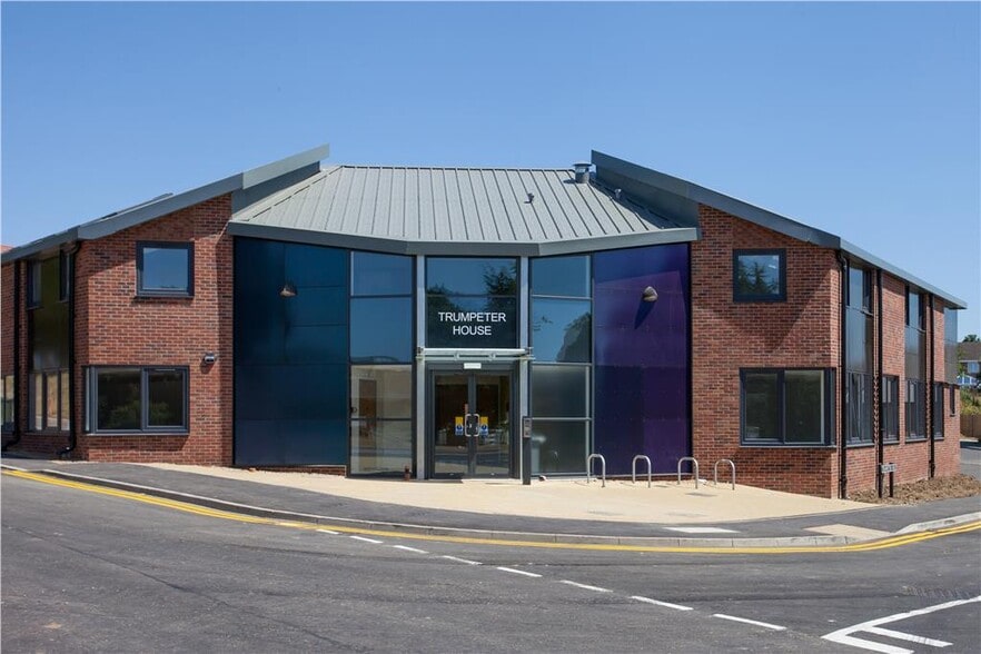 Trumpeter Rise, Long Stratton for lease - Primary Photo - Image 1 of 1