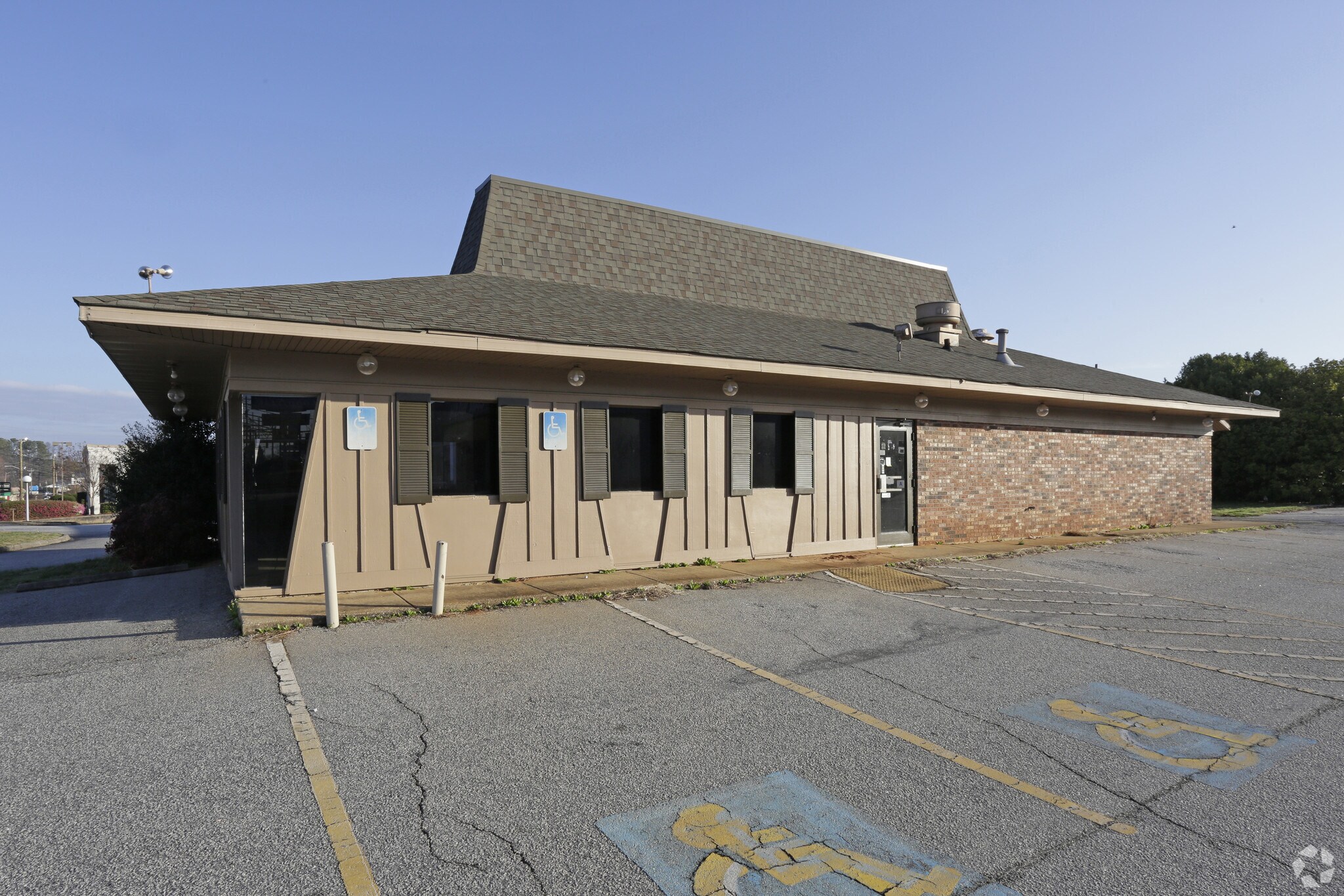 412 N Main St, Mauldin, SC for sale Primary Photo- Image 1 of 1