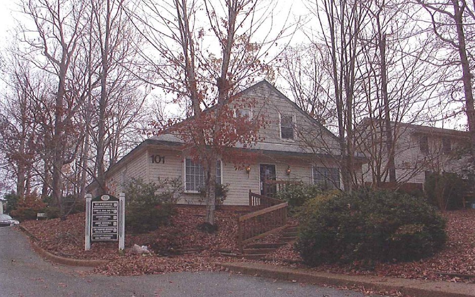 1761 Jamestown Rd, Williamsburg, VA for sale - Building Photo - Image 1 of 1