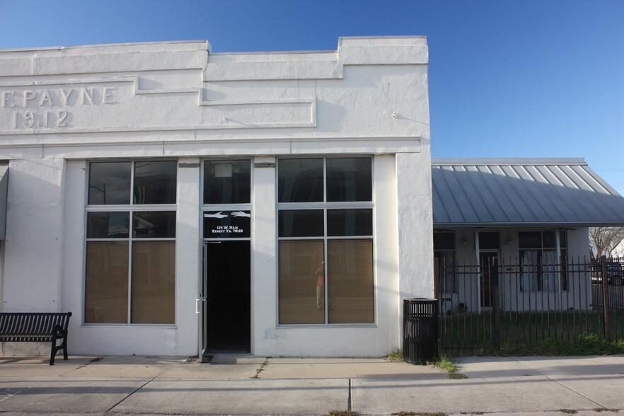 124 W Main St, Kenedy, TX for sale - Primary Photo - Image 1 of 1